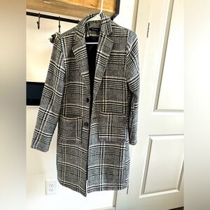 Women’s houndstooth wool coat